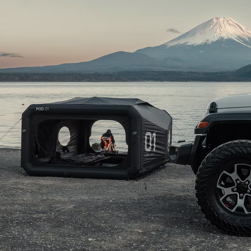 Portable inflatable house