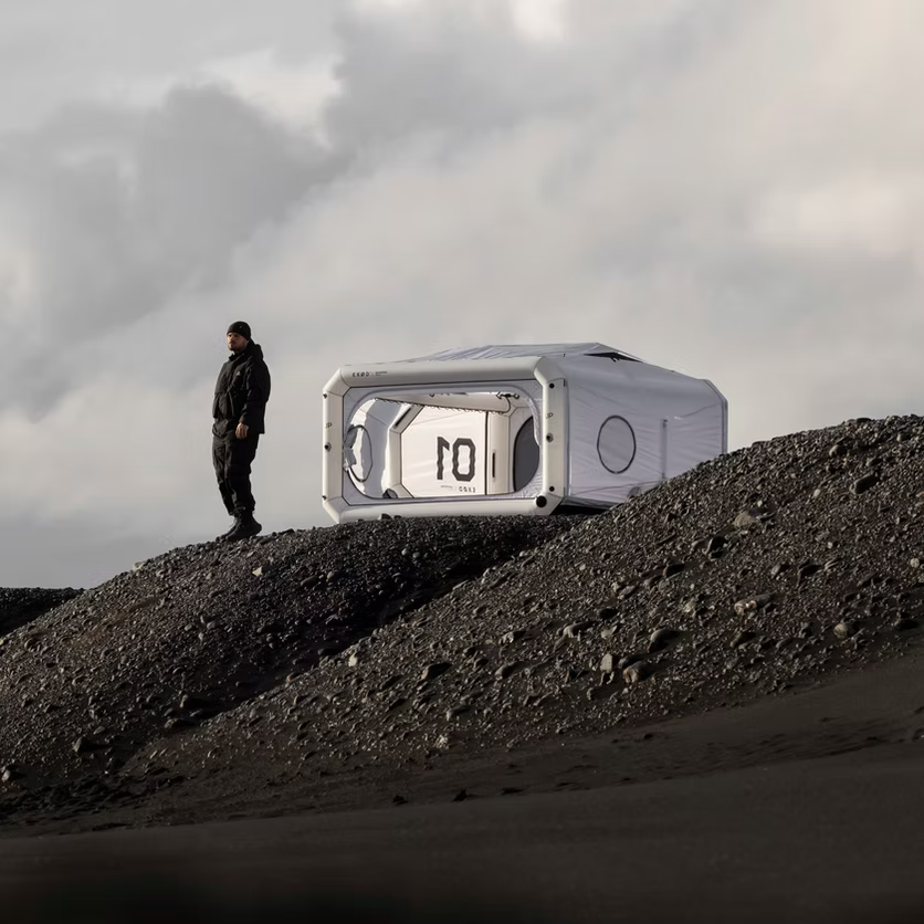 Portable inflatable house